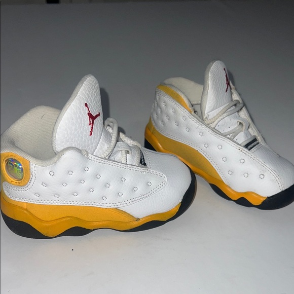 Jordan Kids Sneakers in White and Yellow - Picture 3 of 11